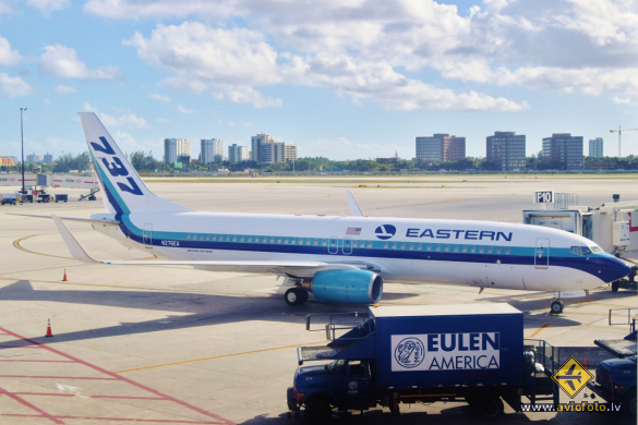 Boeing 737-8AL